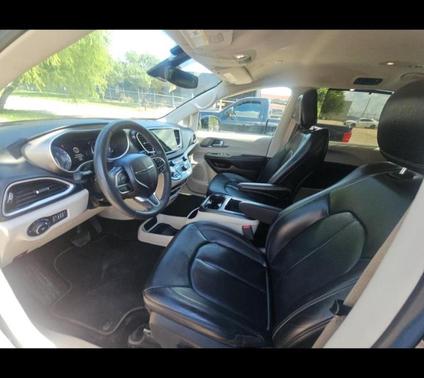 2022 Chrysler Pacifica Touring-L