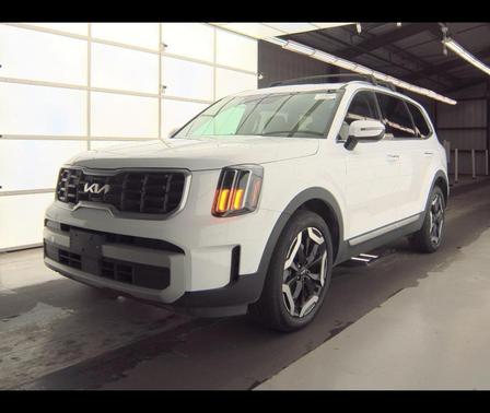 Glacial White Pearl 2025 Kia Telluride S