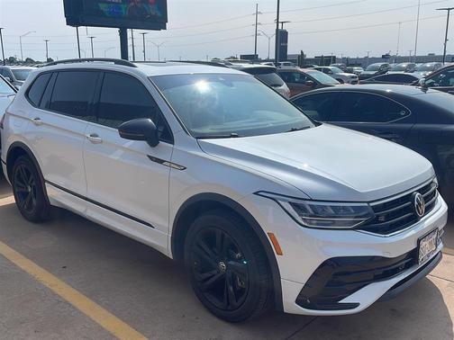 2023 Volkswagen Tiguan 2.0T SE R-Line Black