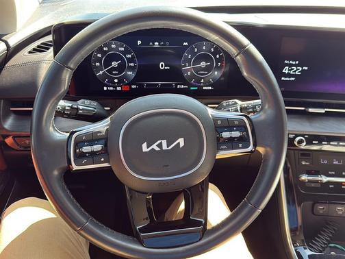 2023 Kia Carnival SX