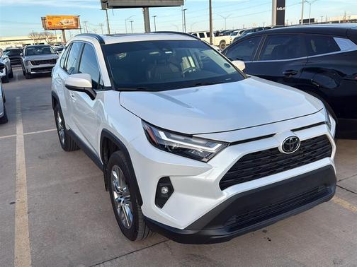 2023 Toyota RAV4 XLE Premium