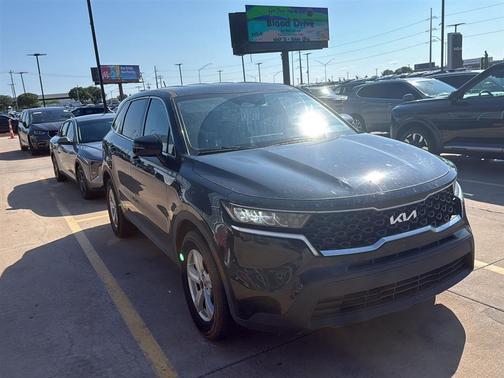 Ebony Black 2022 Kia Sorento LX