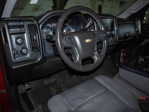 Photo 4 of 23 of 2018 Chevrolet Silverado 1500 LT