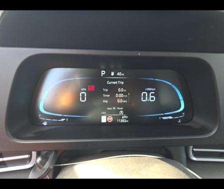 Gray 2025 Hyundai ELANTRA SE