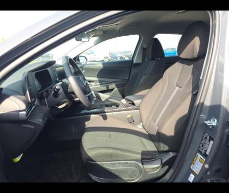 Gray 2025 Hyundai ELANTRA SE