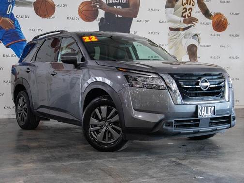 2022 Nissan Pathfinder SV