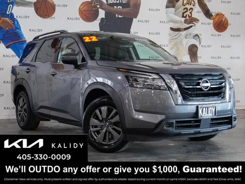 2022 Nissan Pathfinder SV