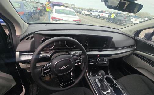 2023 Kia Carnival LX