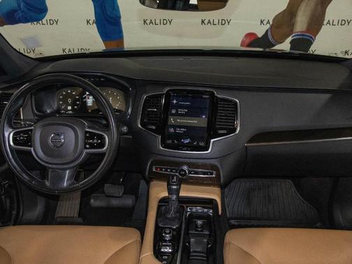2018 Volvo XC90 T6 Momentum