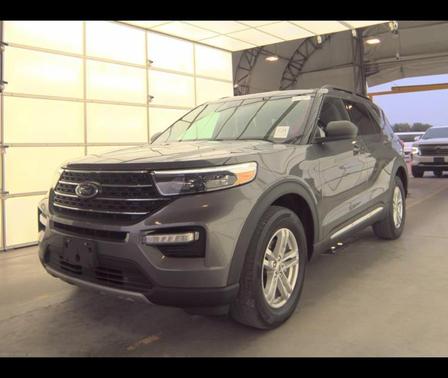 Carbonized Gray Metallic 2022 Ford Explorer XLT