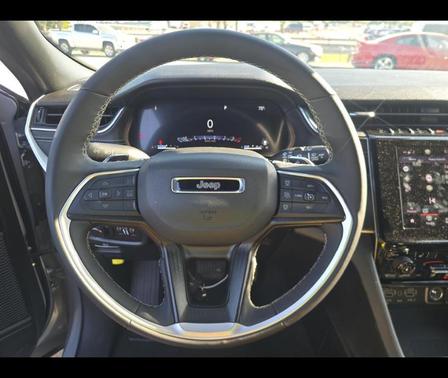 Silver Zynith 2025 Jeep Grand Cherokee Laredo