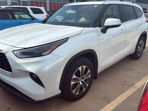 2023 Toyota Highlander XLE