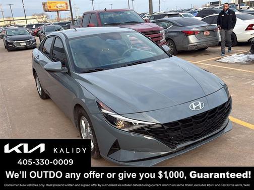 2022 Hyundai ELANTRA SE