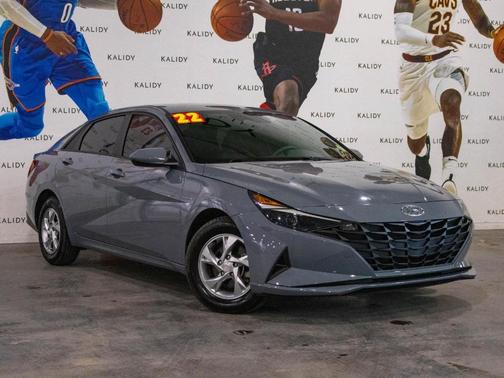 2022 Hyundai ELANTRA SE