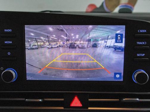 2022 Hyundai ELANTRA SE