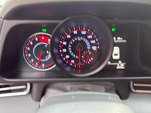 2022 Hyundai ELANTRA SE