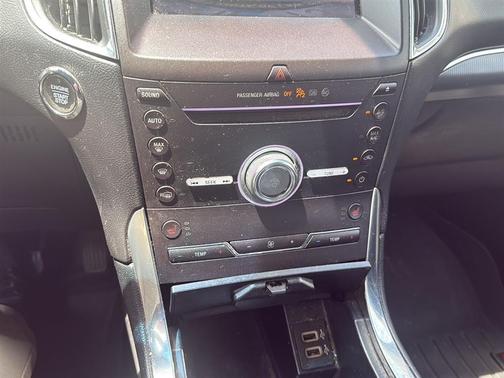 Agate Black Metallic 2019 Ford Edge Titanium