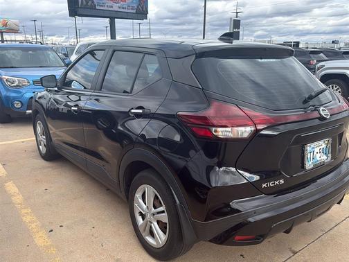 2021 Nissan Kicks S