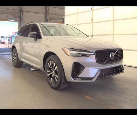 2024 Volvo XC60 B5 Core Dark Theme