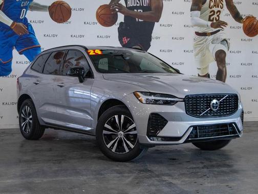 2024 Volvo XC60 B5 Core Dark Theme