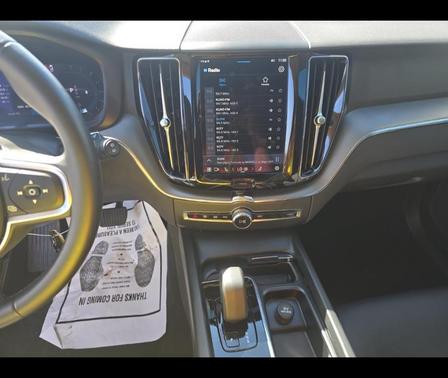 2024 Volvo XC60 B5 Core Dark Theme