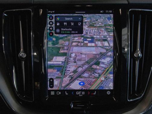 2024 Volvo XC60 B5 Core Dark Theme