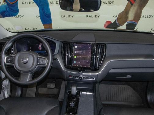 2024 Volvo XC60 B5 Core Dark Theme