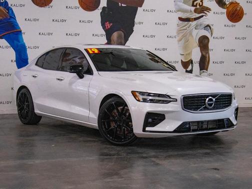 2019 Volvo S60 T6 R-Design