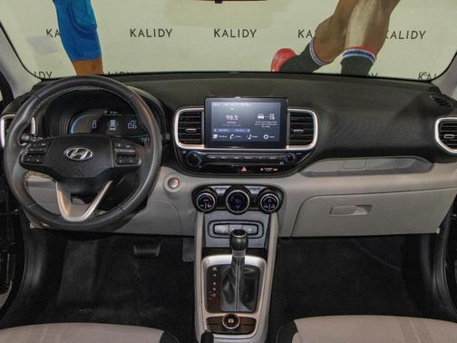 2025 Hyundai VENUE SEL