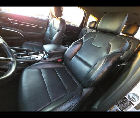 Glacial White Pearl 2025 Kia Telluride S