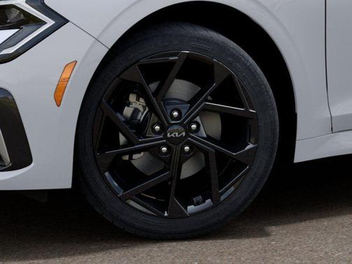 Snow White Pearl 2026 Kia K5 GT-Line