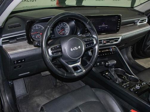2022 Kia K5 EX