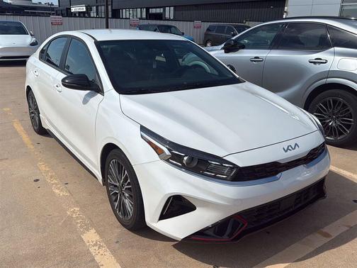 Snow White Pearl 2024 Kia Forte GT-Line