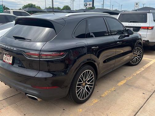 Black 2019 Porsche Cayenne Base