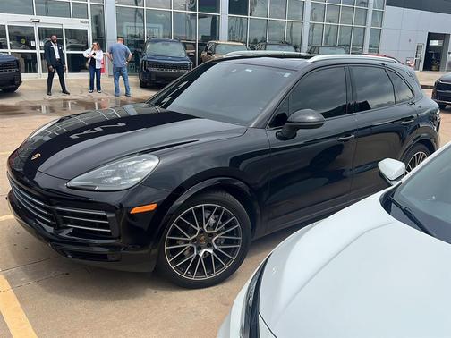 Black 2019 Porsche Cayenne Base