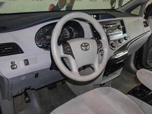 2012 Toyota Sienna LE