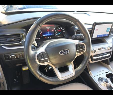 Star White 2023 Ford Explorer XLT