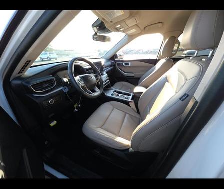 Star White 2023 Ford Explorer XLT