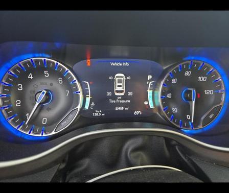 Granite Crystal Clearcoat Metallic 2023 Chrysler Pacifica Touring-L