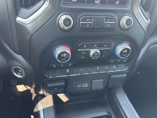 Onyx Black 2023 GMC Sierra 2500 AT4