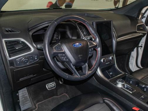 2022 Ford Edge ST-Line