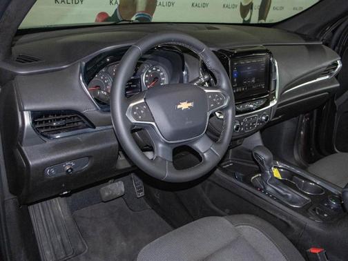 Black Cherry Metallic 2023 Chevrolet Traverse LT Cloth