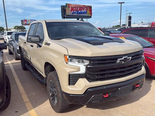 Sand Dune Metallic 2023 Chevrolet Silverado 1500 LT Trail Boss