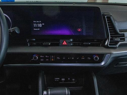 2025 Kia Sportage SX