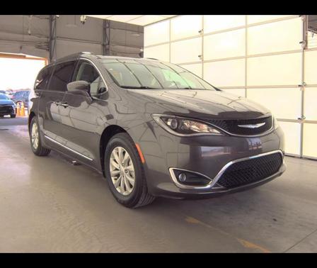 2018 Chrysler Pacifica Touring-L Plus