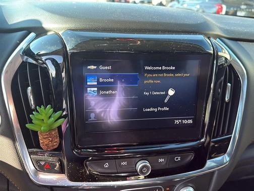 2021 Chevrolet Traverse LT Leather