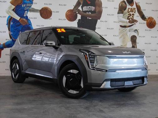Pebble Gray 2024 Kia EV9 Light Long Range