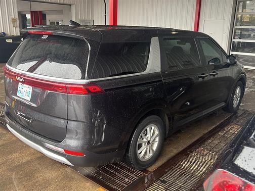 Aurora Black Pearl 2024 Kia Carnival LX