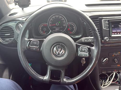 Deep Black Pearl Effect 2019 Volkswagen Beetle 2.0T S
