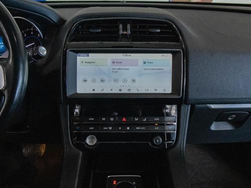 2020 Jaguar F-PACE 25t Prestige